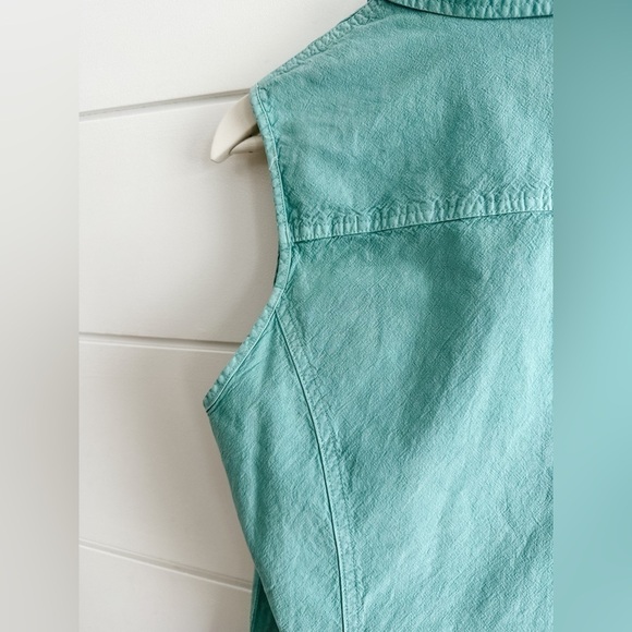 Denver Hayes Sleeveless Button Down Top - Small - Picture 4 of 5